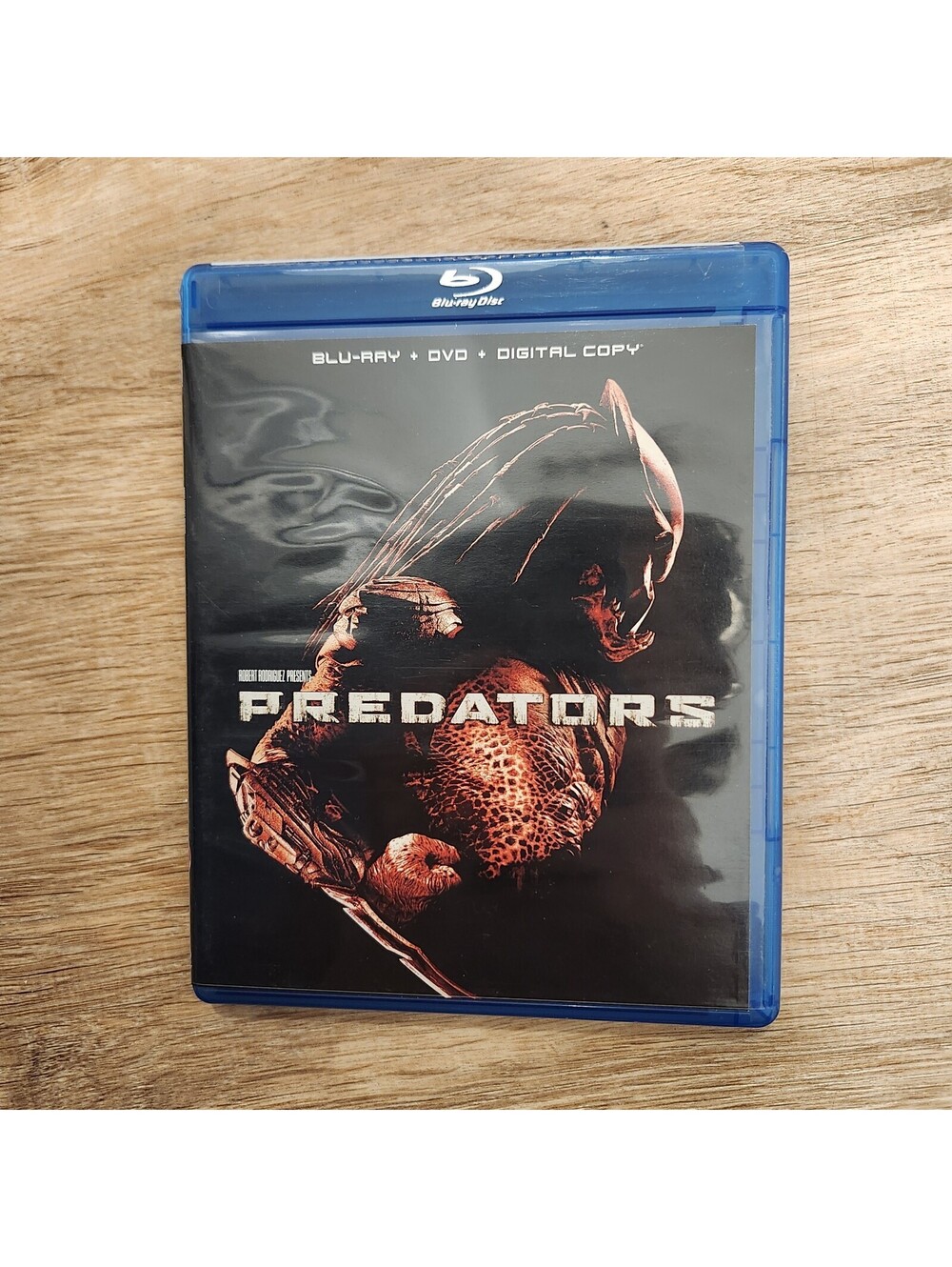 Predators Blu-ray DVD Digital 3 Disc Set, 2010 Adrien Brody, Walton Goggins